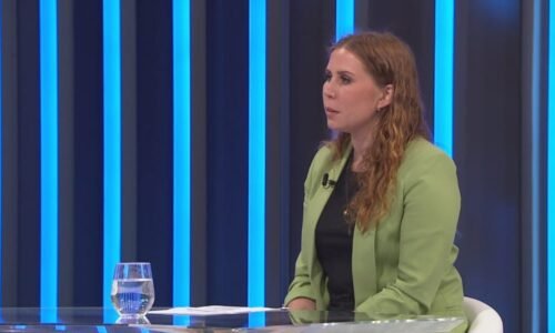 V sektě gurua Járy je možné pořád stoupat, říká reportérka. Popsala, jak sama riskovala