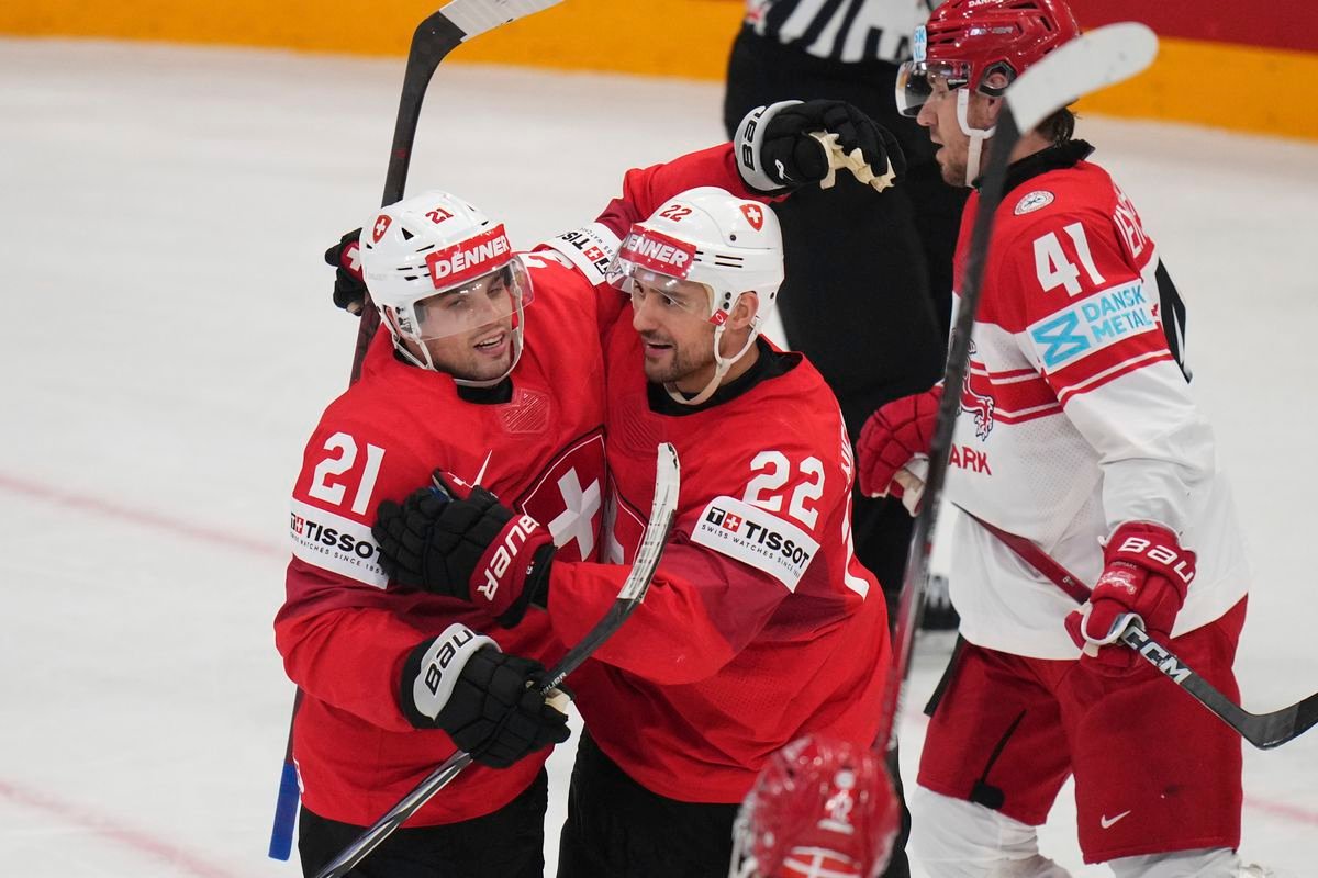 Dáni sa o ďalší šok nepostarali. Švajčiari ich totálne zdemolovali a sú znova vo finále Dáni sa o ďalší šok nepostarali. Švajčiari ich totálne zdemolovali a sú znova vo finále