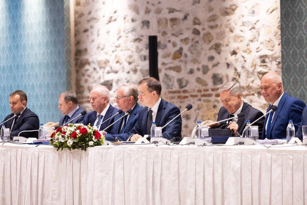 Rusi na rokovaniach: „Nechceme vojnu, ale sme pripravení bojovať ďalší rok, dva, tri….. So Švédskom sme bojovali 21 rokov. Ako dlho ste pripravení bojovať vy?“ Rusi na rokovaniach: „Nechceme vojnu, ale sme pripravení bojovať ďalší rok, dva, tri….. So Švédskom sme bojovali 21 rokov. Ako dlho ste pripravení bojovať vy?“