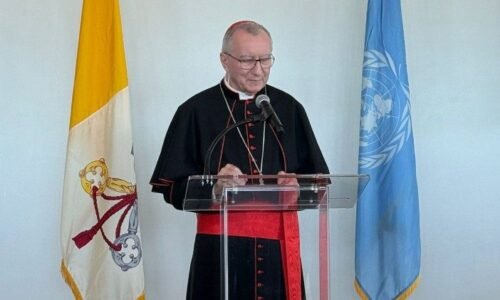 Parolin v OSN: Lev XIV. nás vyzýva, aby sme prijali „diplomaciu stretnutia“