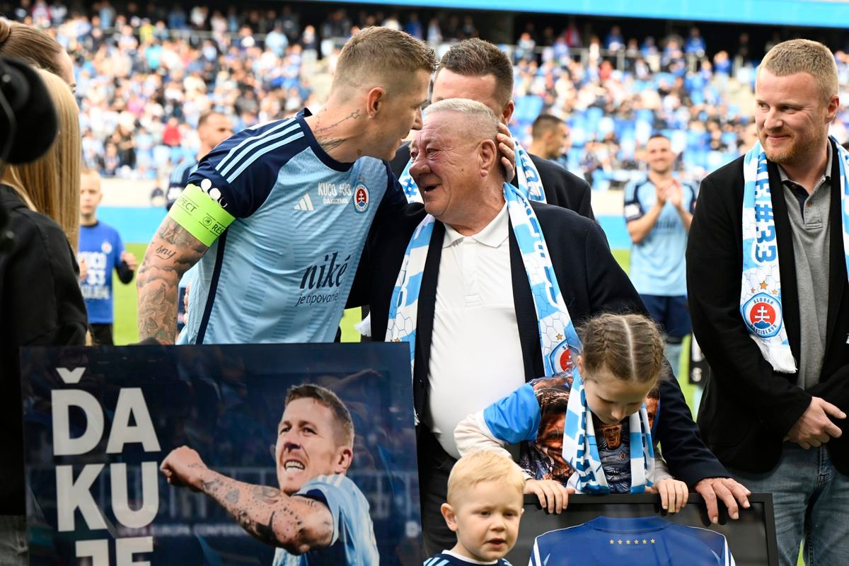 VIDEO Emotívne momenty z Tehelného poľa: Legenda sa rozlúčila, ihrisko zaplavili fanúšikovia VIDEO Emotívne momenty z Tehelného poľa: Legenda sa rozlúčila, ihrisko zaplavili fanúšikovia