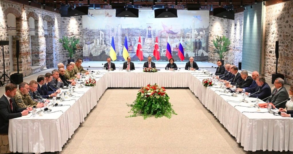 Rusko navrhlo termín ďalšieho priameho rokovania s Ukrajinou. Stretnutie ruskej a ukrajinskej delegácie by sa podľa Sergeja Lavrova malo opäť konať v Istanbule Rusko navrhlo termín ďalšieho priameho rokovania s Ukrajinou. Stretnutie ruskej a ukrajinskej delegácie by sa podľa Sergeja Lavrova malo opäť konať v Istanbule