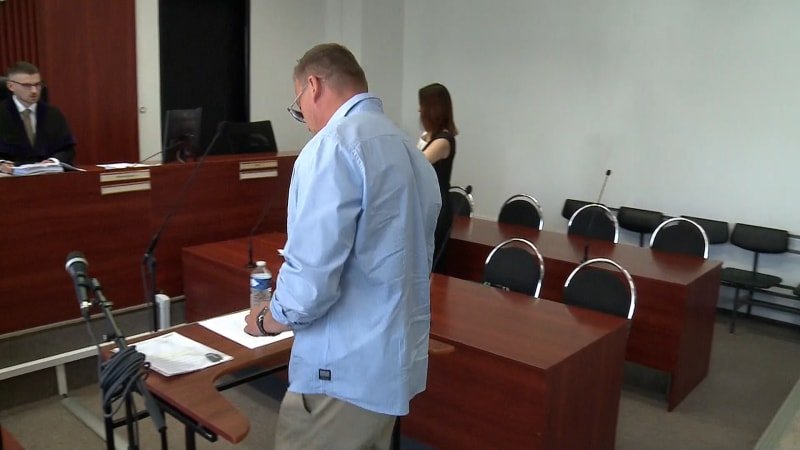 Střelec zabil na Pardubicku fenu, další zranil. Pachatele zachytila kamera, případ řeší soud Střelec zabil na Pardubicku fenu, další zranil. Pachatele zachytila kamera, případ řeší soud