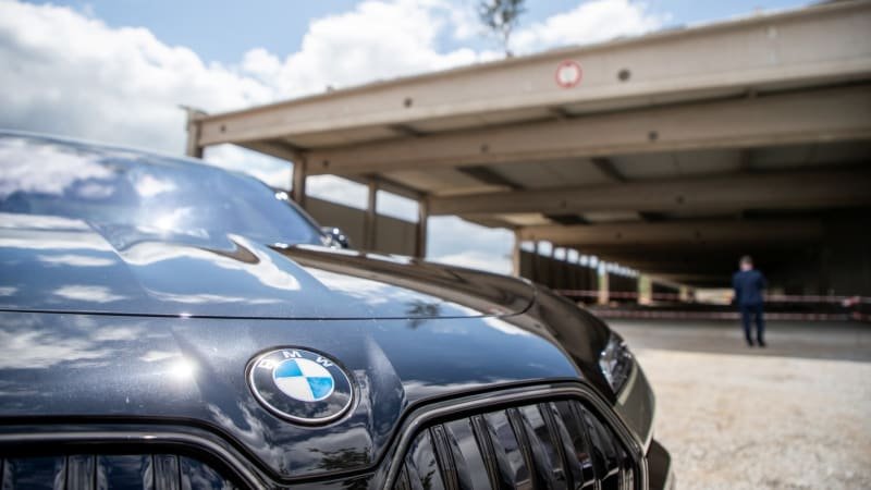 Ostrava bude mít moderní logistické centrum BMW. V Mošnově by měly najít práci stovky lidí Ostrava bude mít moderní logistické centrum BMW. V Mošnově by měly najít práci stovky lidí