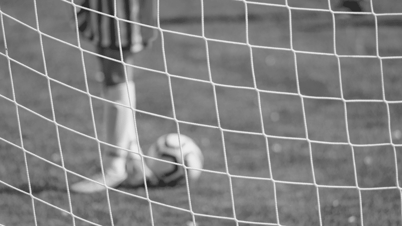 Fotbalová tragédie v Berlíně: Kapitán zemřel po kolapsu na hřišti. Jsme zdrceni, truchlí klub Fotbalová tragédie v Berlíně: Kapitán zemřel po kolapsu na hřišti. Jsme zdrceni, truchlí klub