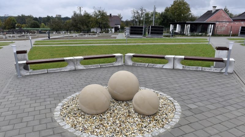 Dobrá zpráva pro Karvinou. Město rozšířilo kapacitu kolumbárií na hřbitově, je o ně zájem Dobrá zpráva pro Karvinou. Město rozšířilo kapacitu kolumbárií na hřbitově, je o ně zájem