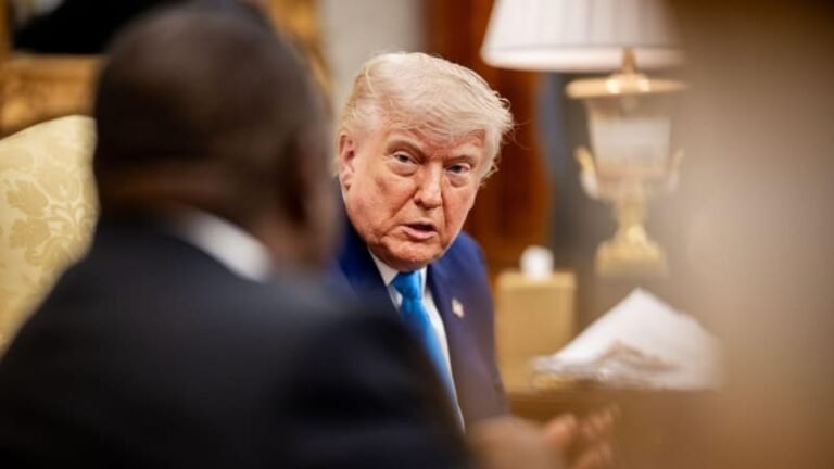 Bělošský farmář kvituje trumpovo „grilování“ prezidenta jar. slovům o genocidě ale nevěří