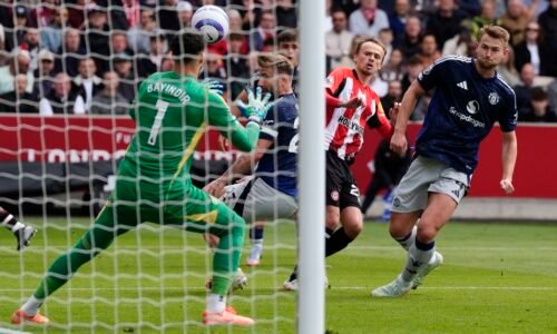Manchester United opäť bez bodu, Brentford si v prestrelke poradil s jeho omladeným kádrom