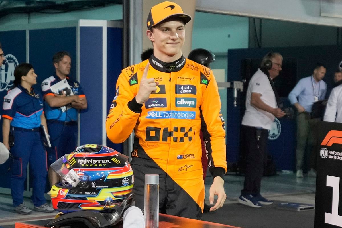 Aký je vzťah tímových kolegov a rivalov o titul zároveň? Oscar Piastri prehovoril