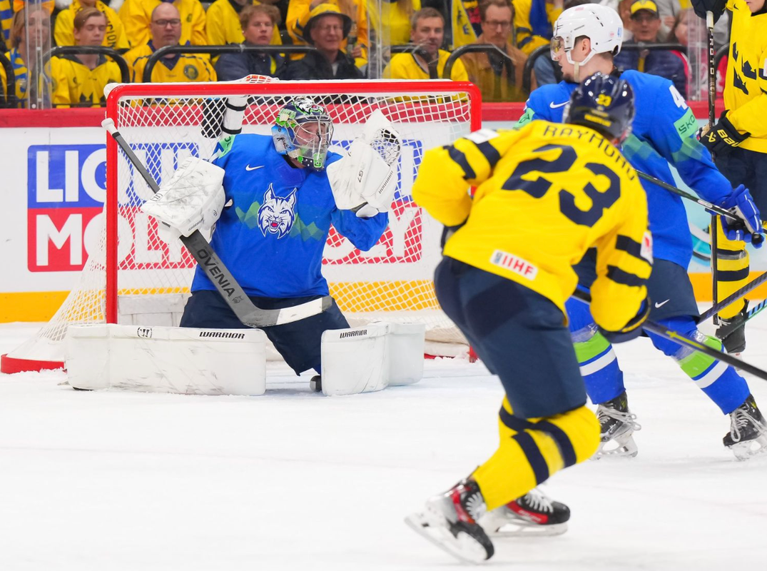 Slovinci hrdinsky vzdorovali Švédom z NHL, ich brankár čelil vyše 55 strelám. Debakel sa nekonal! Slovinci hrdinsky vzdorovali Švédom z NHL, ich brankár čelil vyše 55 strelám. Debakel sa nekonal!