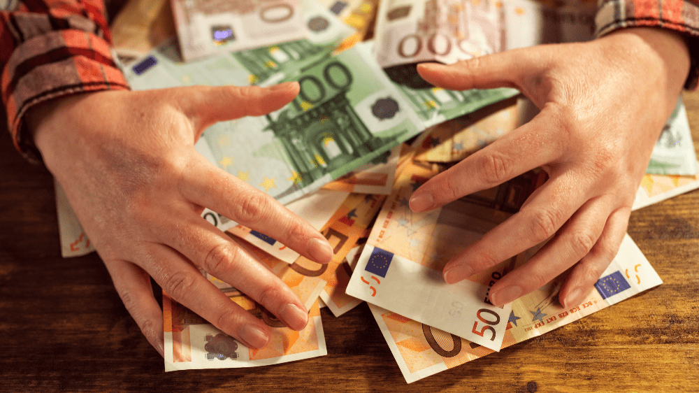 Chamtivosť v realite: Keď z 5 000 eur vznikne nula Chamtivosť v realite: Keď z 5 000 eur vznikne nula
