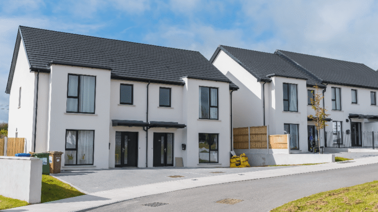 Európsky trh s nehnuteľnosťami: kde najviac stúpli náklady na bývanie?