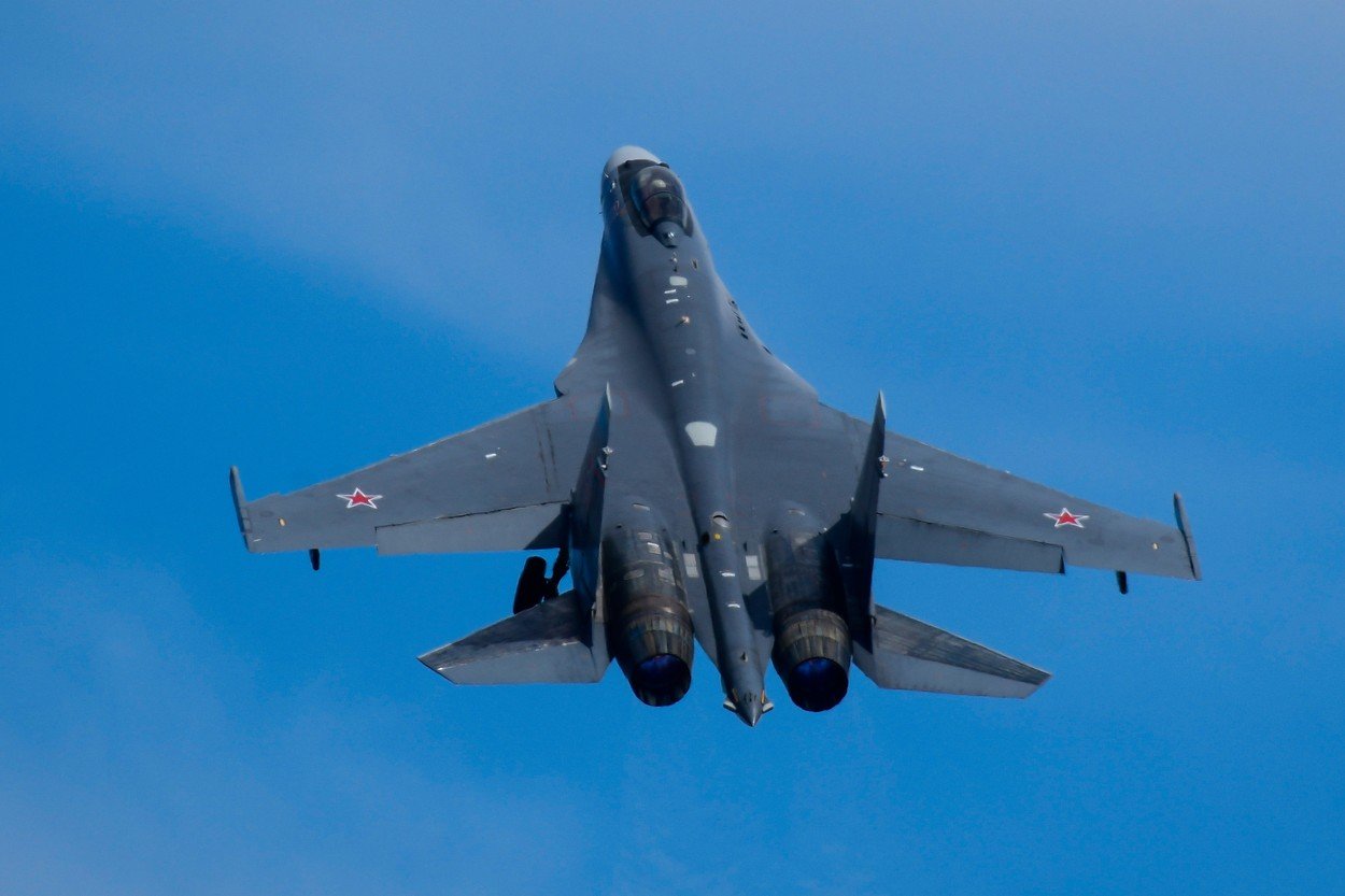 Ruské letectvo bombarduje ukrajinské jednotky ktoré chcú prelomiť hranice v Kurskej a Belgorodskej oblasti Ruské letectvo bombarduje ukrajinské jednotky ktoré chcú prelomiť hranice v Kurskej a Belgorodskej oblasti