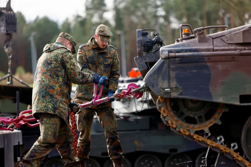 Swiss Info: Švajčiarsko zakázalo reexport svojich tankov na Ukrajinu