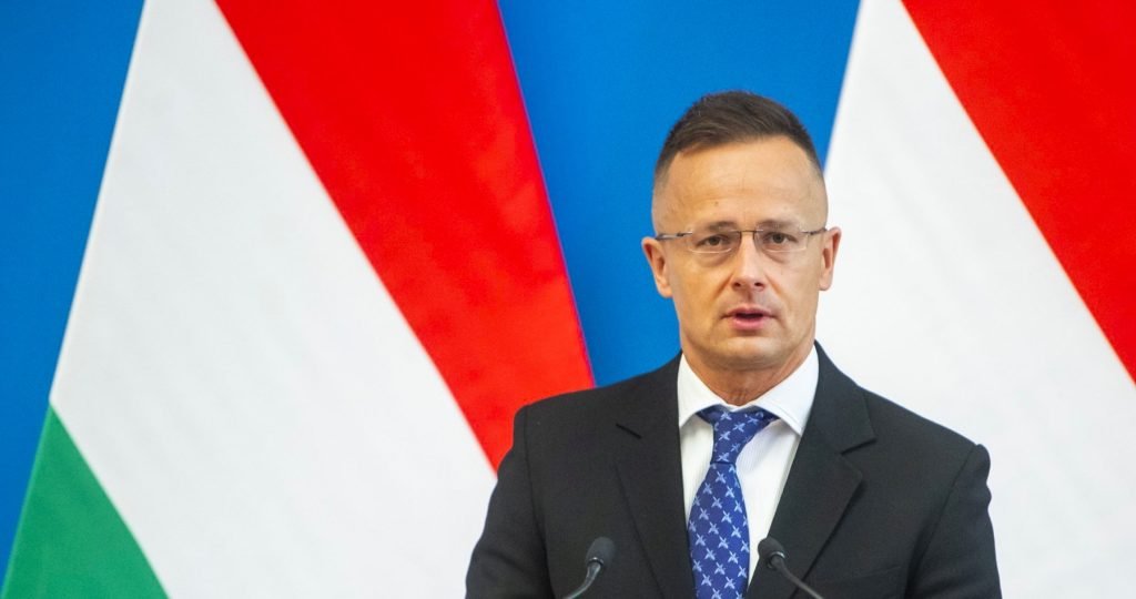 Šéf maďarského rezortu diplomacie Szijjártó vyzval Európsku úniu, aby nebránila v rokovaniach o mieri na Ukrajine… Šéf maďarského rezortu diplomacie Szijjártó vyzval Európsku úniu, aby nebránila v rokovaniach o mieri na Ukrajine…