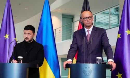 Zelenskyj po rokovaní s nemeckým kancelárom Merzom navrhol trojstranné stretnutie s prezidentom USA Donaldom Trumpom a ruským prezidentom Vladimirom Putinom s cieľom pokročiť v mierových rokovaniach