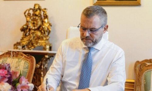 Prezident zvolal okrúhly stôl. Šutaj Eštok a Štefunko: Zvýšenie výdavkov na obranu musí byť strategické, nie na úkor ľudí
