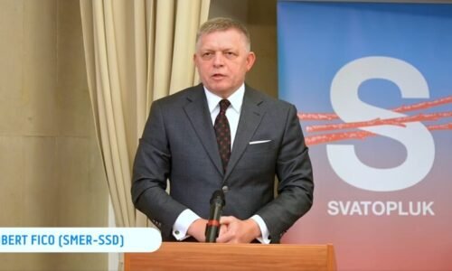Konferencia spolku Svatopluk: NATO je agresívne, Ukrajina nástroj Západu. Fico vystúpil na stretnutí hlásajúcom zmenu režimu