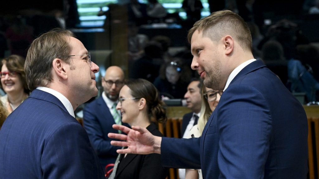 Ministri zdravotníctva rokovali s komisárom o plošnom zákaze e-cigariet aj online predaja Ministri zdravotníctva rokovali s komisárom o plošnom zákaze e-cigariet aj online predaja