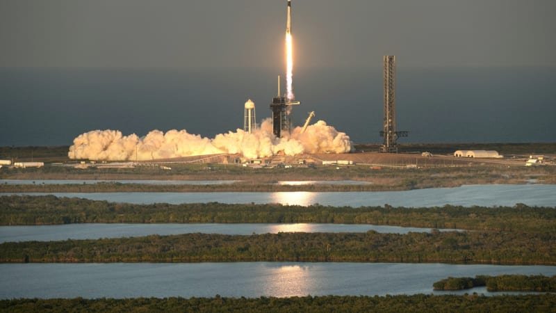 Musk pohrozil vyřazením vesmírné lodi Dragon. Může za to rozmíška s prezidentem Trumpem