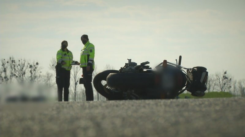 Na Berounsku našli mrtvého motorkáře v příkopu u silnice. Příčiny nehody ani smrti nejsou známé Na Berounsku našli mrtvého motorkáře v příkopu u silnice. Příčiny nehody ani smrti nejsou známé