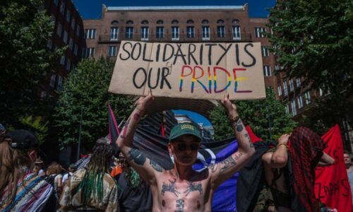 Na Budapest Pride dorazilo 200 tisíc lidí. Pochod se změnil v protest proti Orbánovi