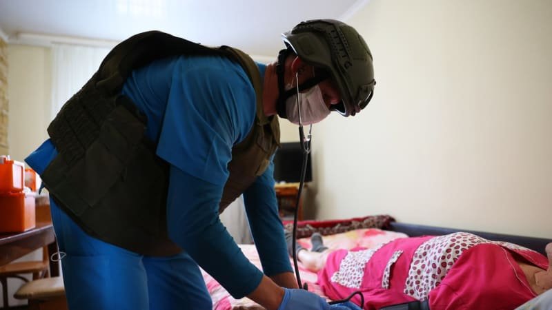 Neprůstřelné vesty pro zdravotníky a zásoba léků. Evropa připravuje své nemocnice na válku Neprůstřelné vesty pro zdravotníky a zásoba léků. Evropa připravuje své nemocnice na válku