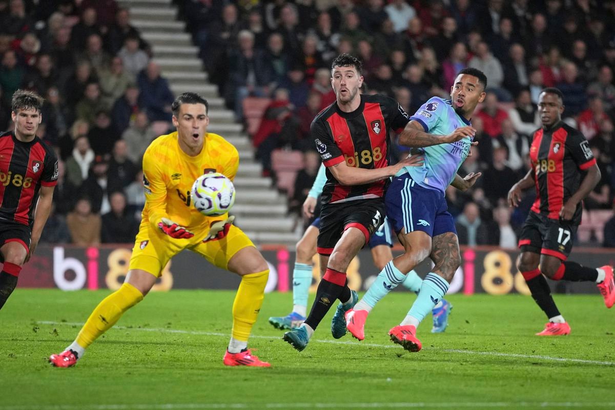 Bude ako Petr Čech. Arsenal kúpi brankára s pošramotenou povesťou