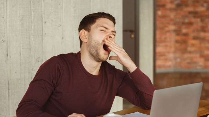 Nadměrné zívání může být příznakem vážného problému. Experti radí nepodceňovat příznaky Nadměrné zívání může být příznakem vážného problému. Experti radí nepodceňovat příznaky