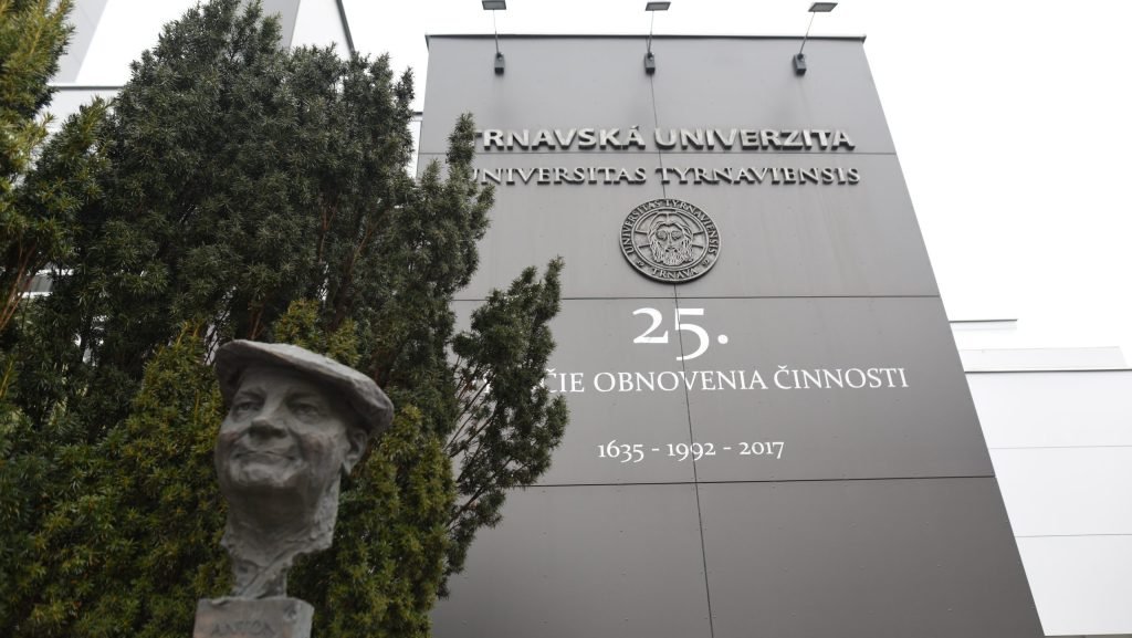 Slovensko je prvá krajina, ktorá pre konflikt záujmov príde o peniaze z plánu obnovy Slovensko je prvá krajina, ktorá pre konflikt záujmov príde o peniaze z plánu obnovy