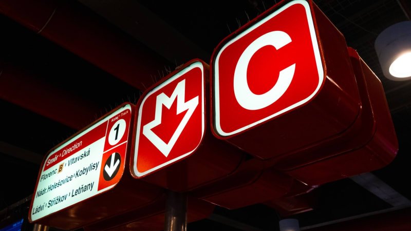 Metro srazilo ve stanici Hlavní nádraží člověka. Na místě zemřel