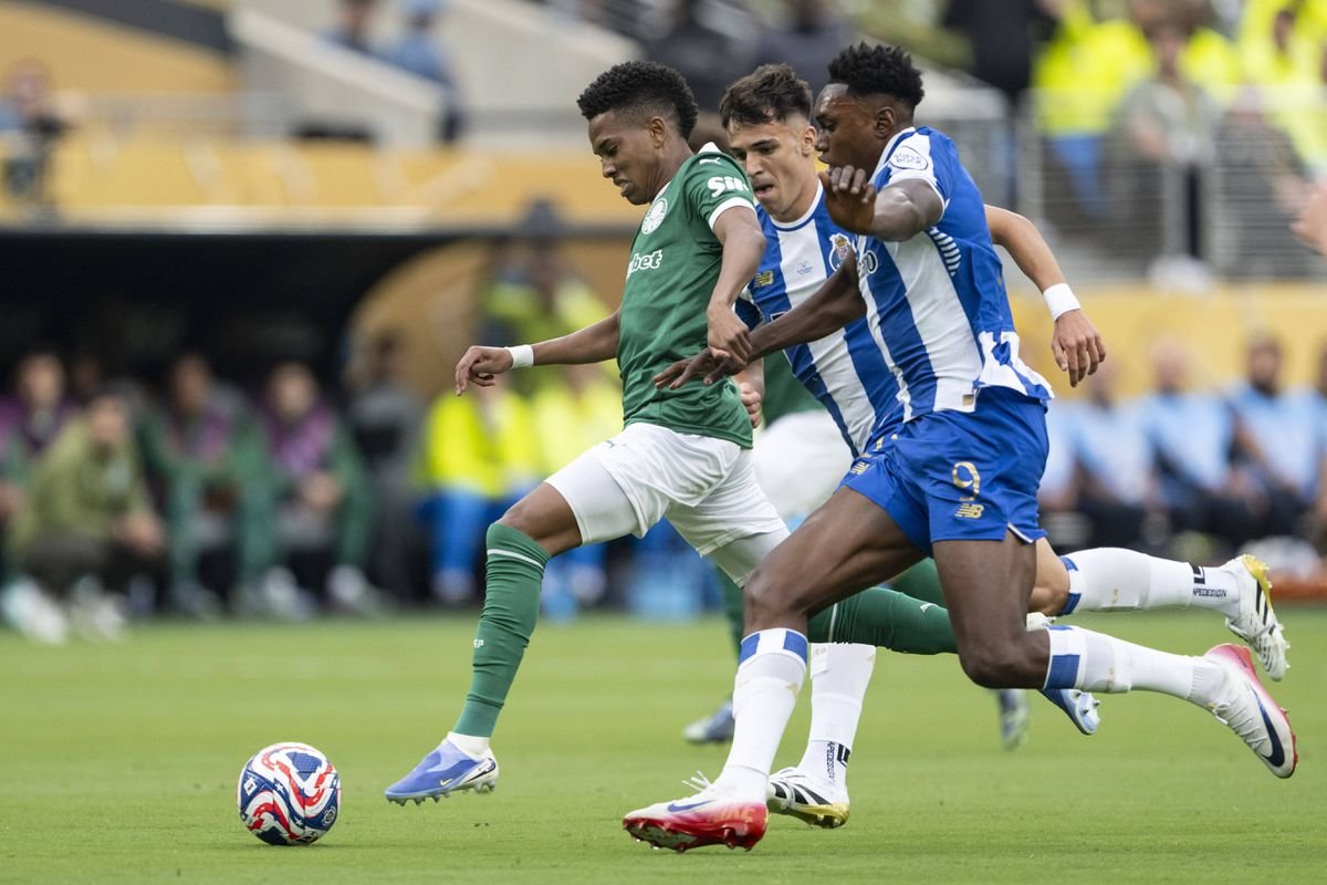 VIDEO A-skupina je úplne vyrovnaná. Palmeiras i Porto sa predbiehali v zahadzovaní šancí