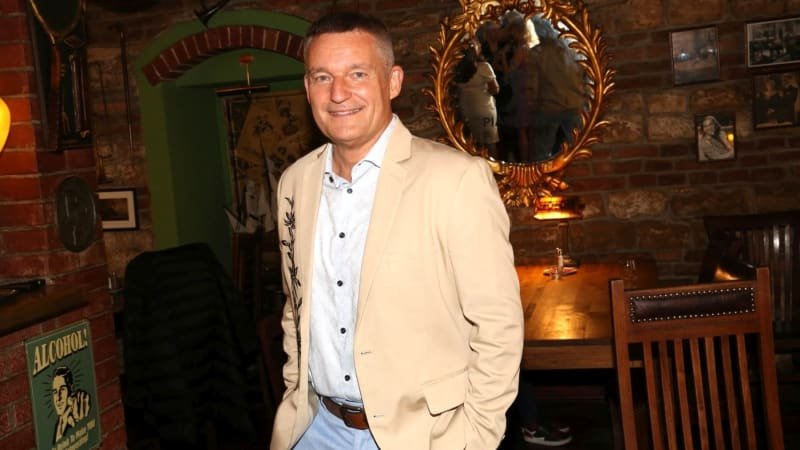 Bavič Hron si pořídil krásný dům na venkově. Jak někdejší televizní hvězda bydlí a žije? Bavič Hron si pořídil krásný dům na venkově. Jak někdejší televizní hvězda bydlí a žije?