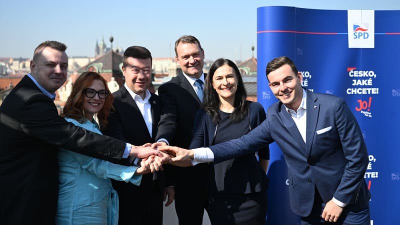 Babišův plán na jednobarevnou vládu má háček. SPD chce do vlády, Motoristé plánu „nerozumí“ Babišův plán na jednobarevnou vládu má háček. SPD chce do vlády, Motoristé plánu „nerozumí“