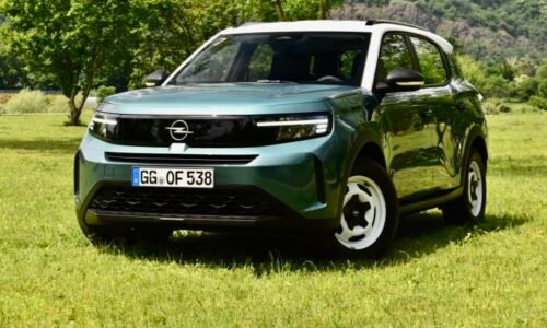 Dacia má nového konkurenta. Prostorné SUV s hybridem i automatem nestojí ani půl milionu Dacia má nového konkurenta. Prostorné SUV s hybridem i automatem nestojí ani půl milionu