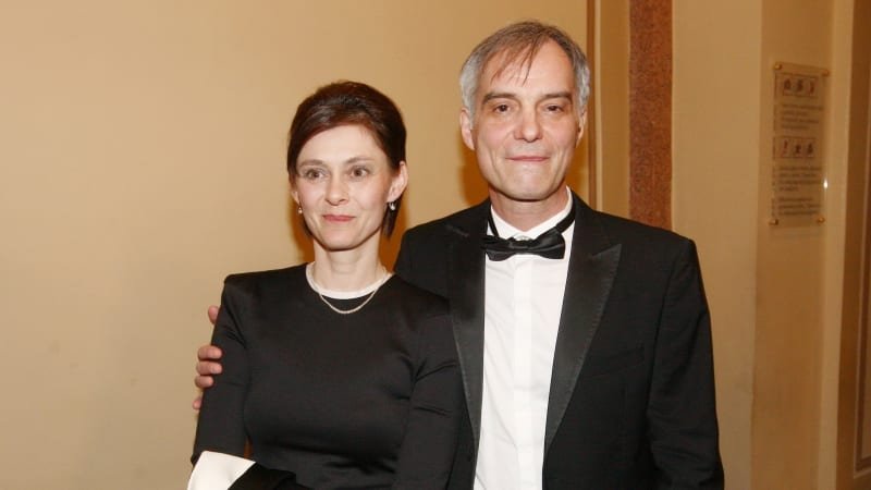Ivan Trojan po rozvodu zůstal v rodinné vile sám. Exmanželce musí vyplatit sedm milionů Ivan Trojan po rozvodu zůstal v rodinné vile sám. Exmanželce musí vyplatit sedm milionů