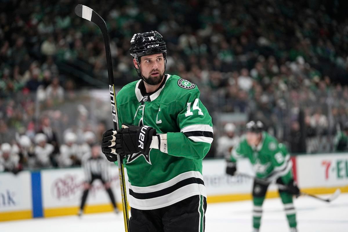 Dallas predĺžil spoluprácu so svojím kapitánom, skúsený útočník ostáva verný jedinému tímu