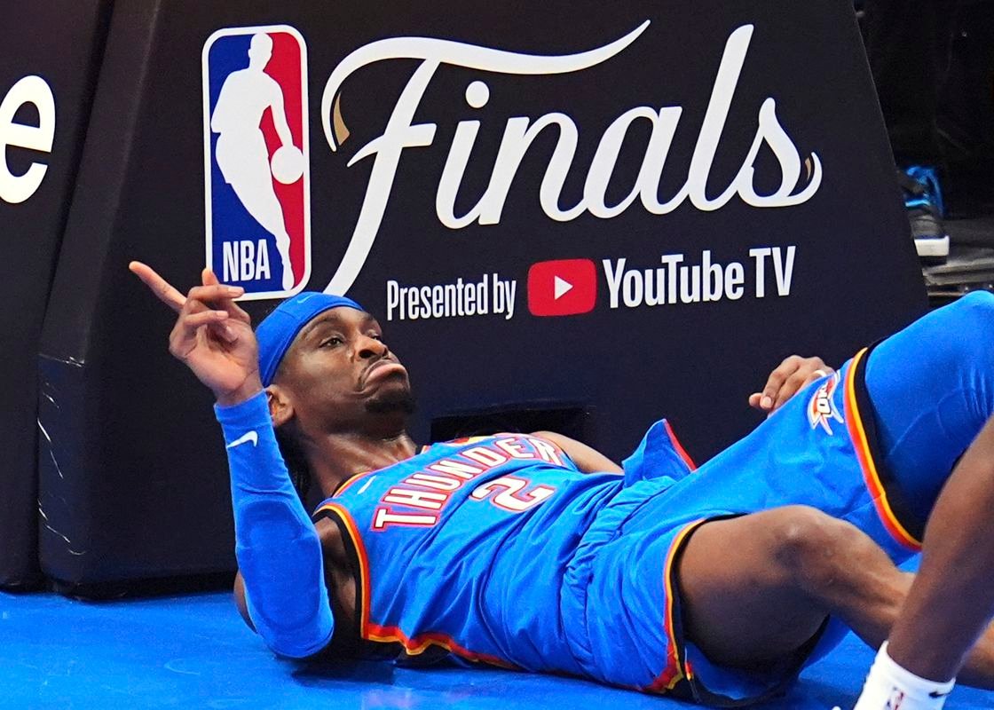 VIDEO NBA: Gilgeous-Alexander vytvoril historický rekord, Oklahoma vyrovnala finálovú sériu