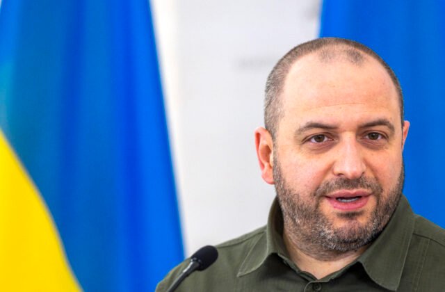 Ukrajinská delegácia na čele s ministrom Umerovom bude v pondelok v Istanbule na rokovaniach s Ruskom
