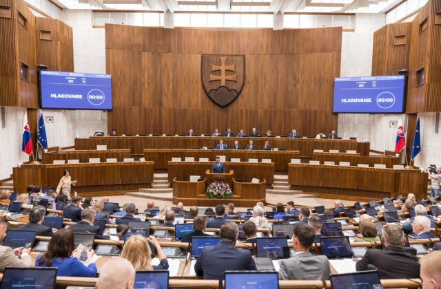 441366_683ed1f08504e487894388-640x420.jpg Na aktuálnej schôdzi parlamentu sa bude podľa Rašiho rozhodovať o zmenách v Ústave, prídu aj návrhy na odvolávanie