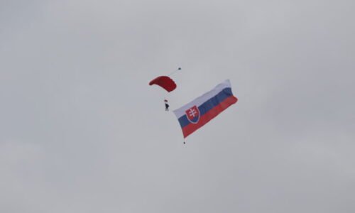 Do Lučenca prídu elity vojenského parašutizmu, Slovensko sa stane dejiskom majstrovstiev sveta