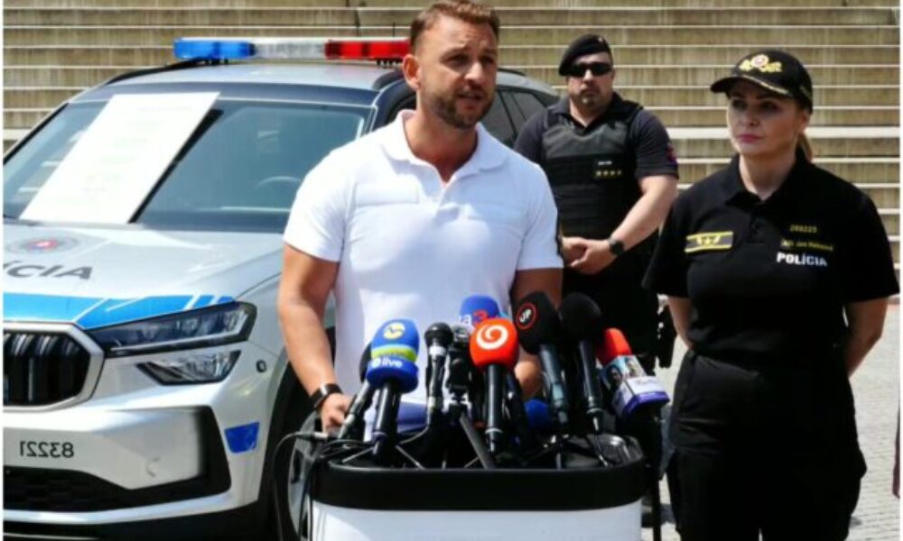 Nové policajné autá a kamery budú mať premiéru na ME vo futbale do 21 rokov, uviedol Šutaj Eštok – VIDEO
