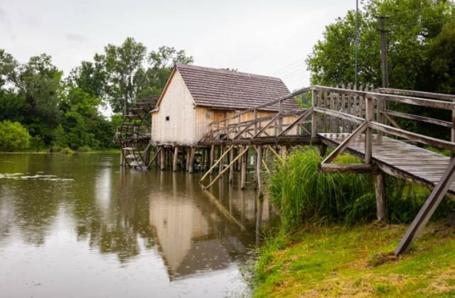 442834_147a86711-640x420.jpg Vodný kolový mlyn v Tomášikove sa dočkal obnovy, pribudlo k nemu aj návštevnícke centrum
