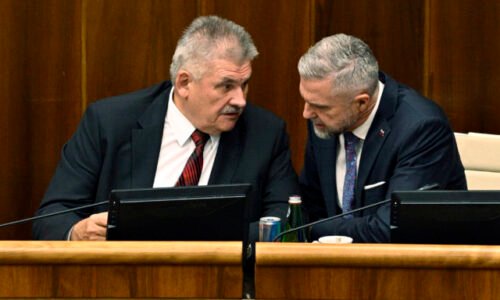 Mimoriadna schôdza k transakčnej dani bola presunutá z vecných dôvodov, tvrdí Smer-SD