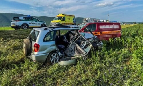 Vjazd do Turne nad Bodvou od Moldavy je uzavretý, polícia upozorňuje na vážnu dopravnú nehodu – FOTO
