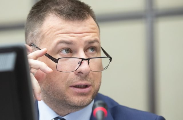 444402_img_5247_copy-640x420.jpg Súdny proces s exministrom Gálom pokračuje, blokácia pozemkového fondu je podľa neho vymyslená rozprávka
