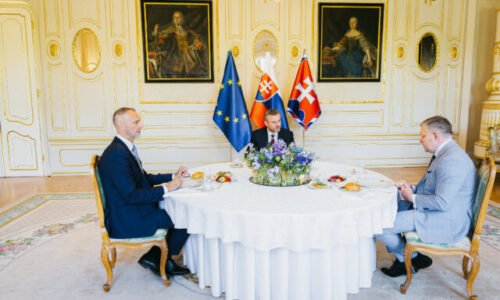 Pellegrini zvolal stretnutie troch najvyšších ústavných činiteľov, bude rokovať s premiérom a Rašim