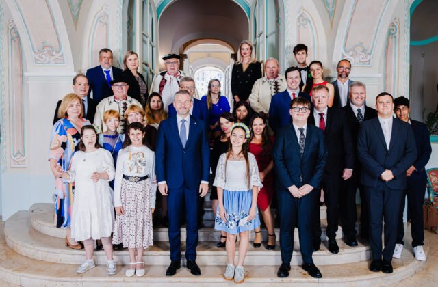 450244_68503b8259633016261082-640x420.jpg Pellegrini pozval na slávnostný obed zástupcov z rôznych oblastí, spoločne vyslali jeden veľký signál – VIDEO