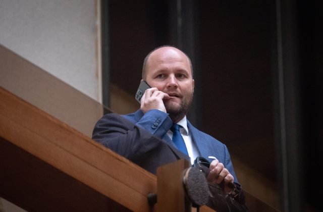 452077_jaroslav-nad-2-640x420.jpg Polícia chcela zadržať exministra obrany Naďa, aktuálne sa však nachádza na dovolenke v Kanade
