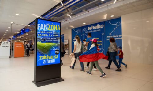 oc tehelko zabáva počas EURO U21 2025 vo vlastnej fanzóne